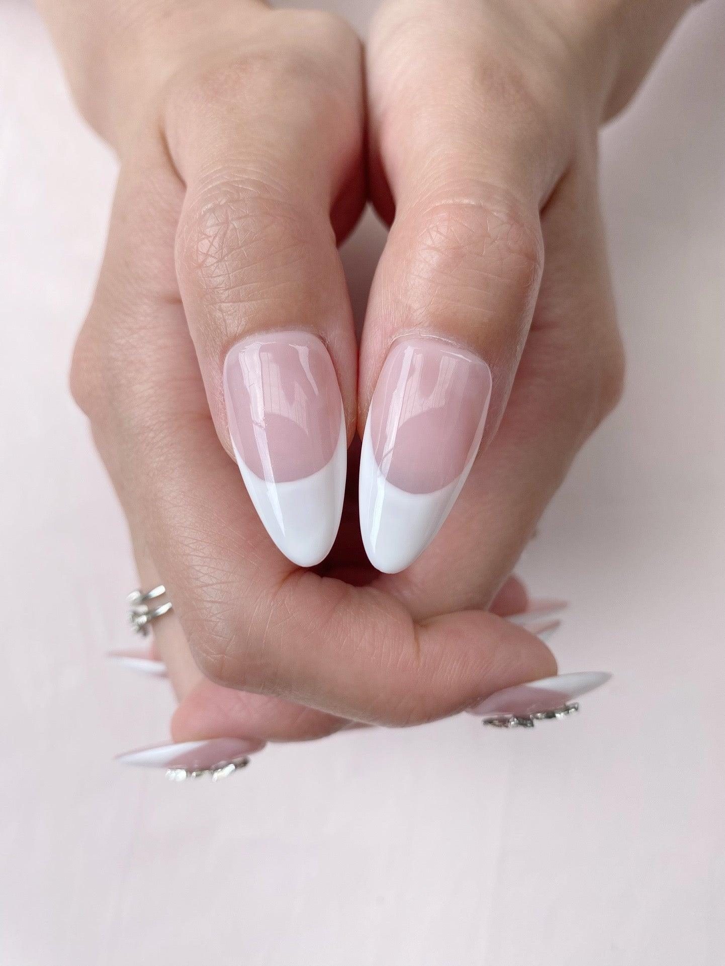 Butterfly Elegance - GO2NAIL MEDIUM ALMOND PressOnNails