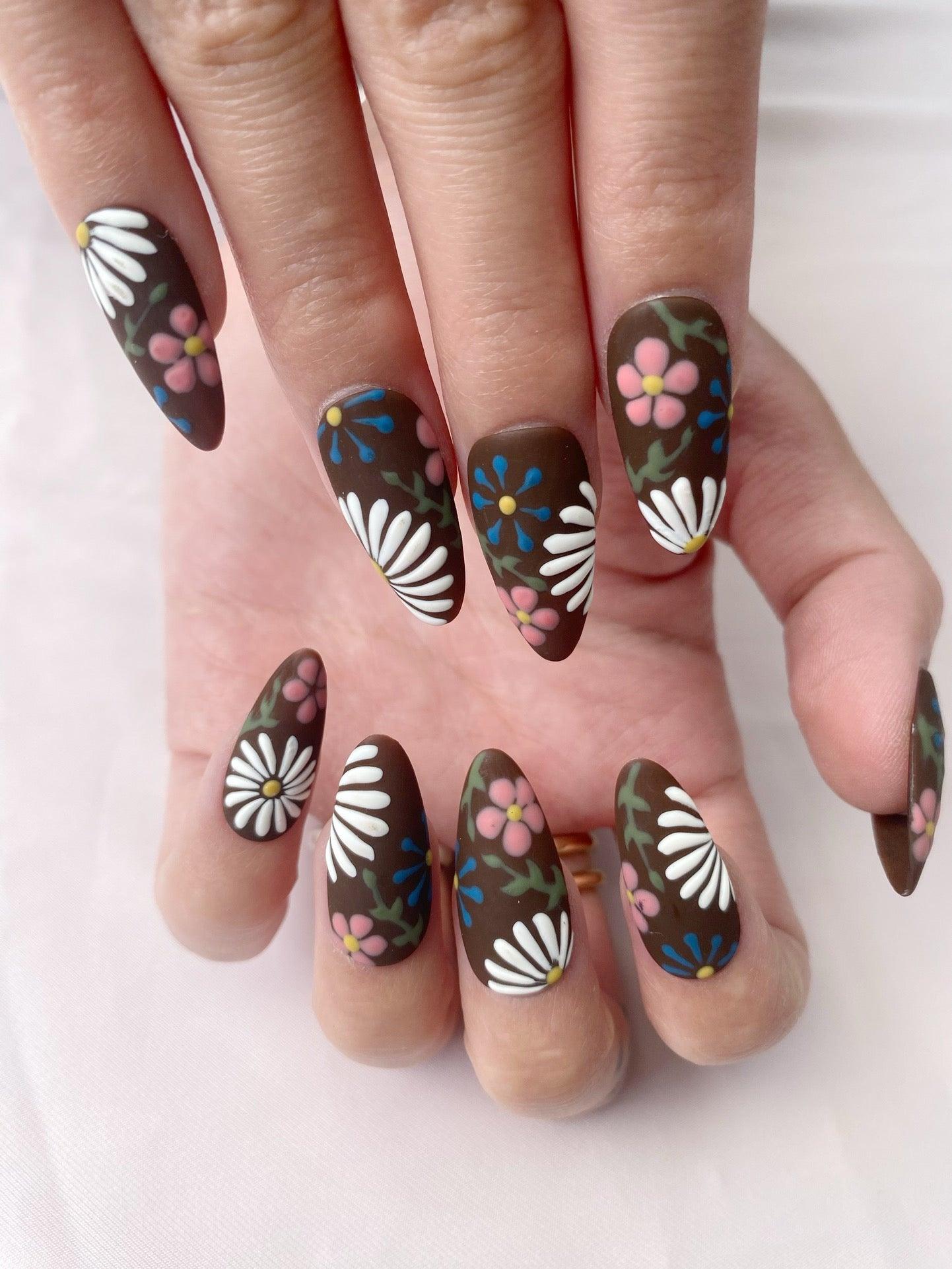 Daisy Fields - GO2NAIL MEDIUM ALMOND PressOnNails