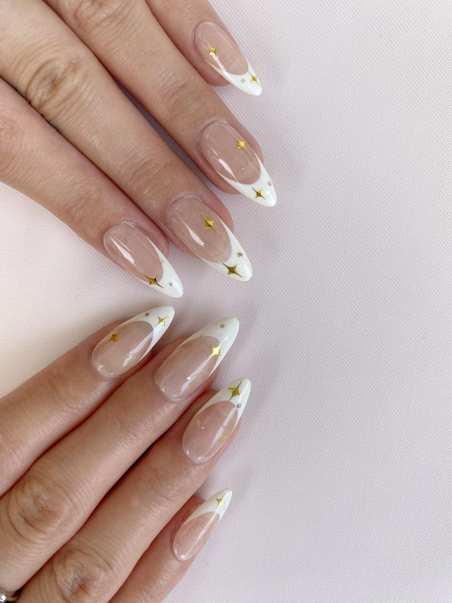 Starlit Grace - GO2NAIL MEDIUM ALMOND PressOnNails
