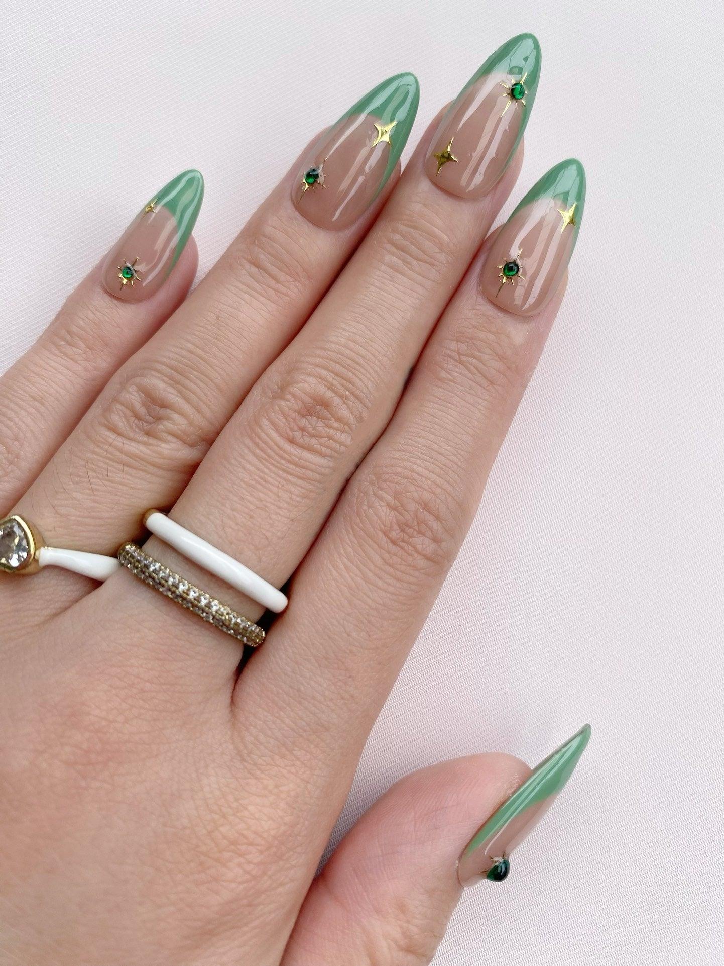 Emerald Stars - GO2NAIL  MEDIUM ALMOND PressOnNails