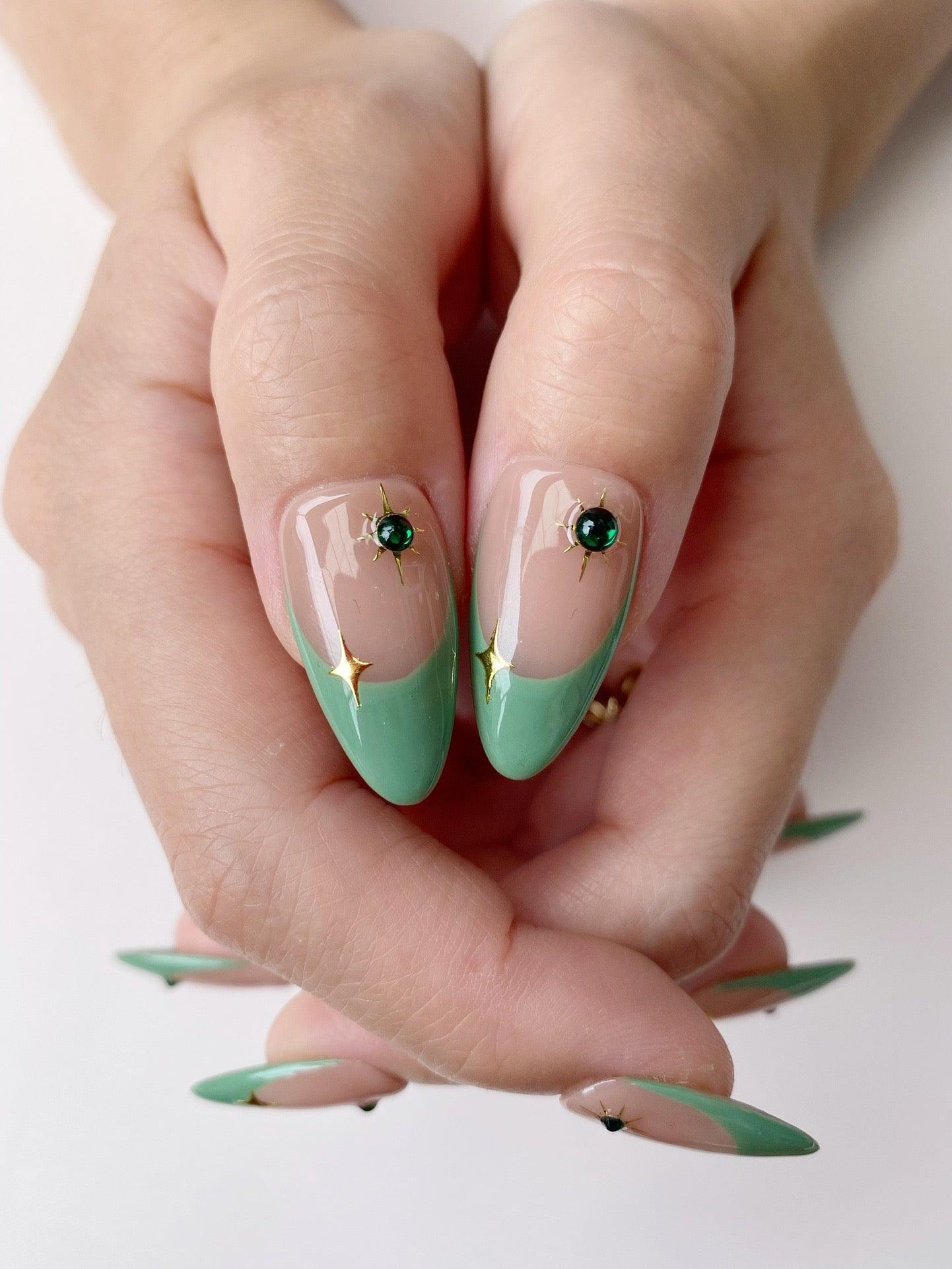 Emerald Stars - GO2NAIL  MEDIUM ALMOND PressOnNails