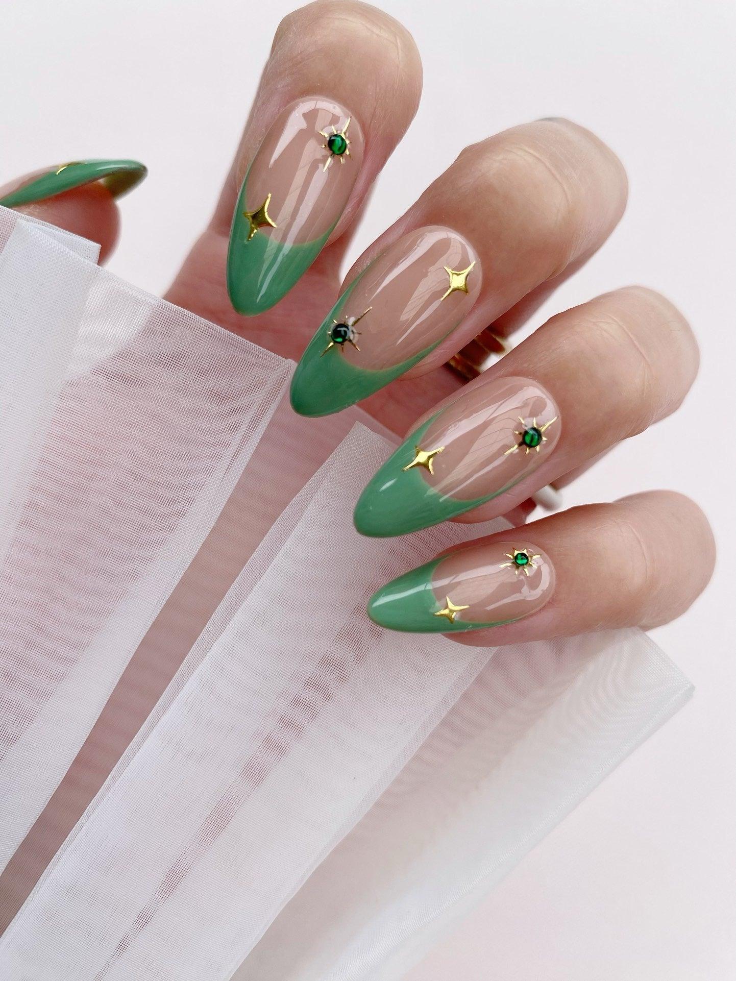 Emerald Stars - GO2NAIL  MEDIUM ALMOND PressOnNails