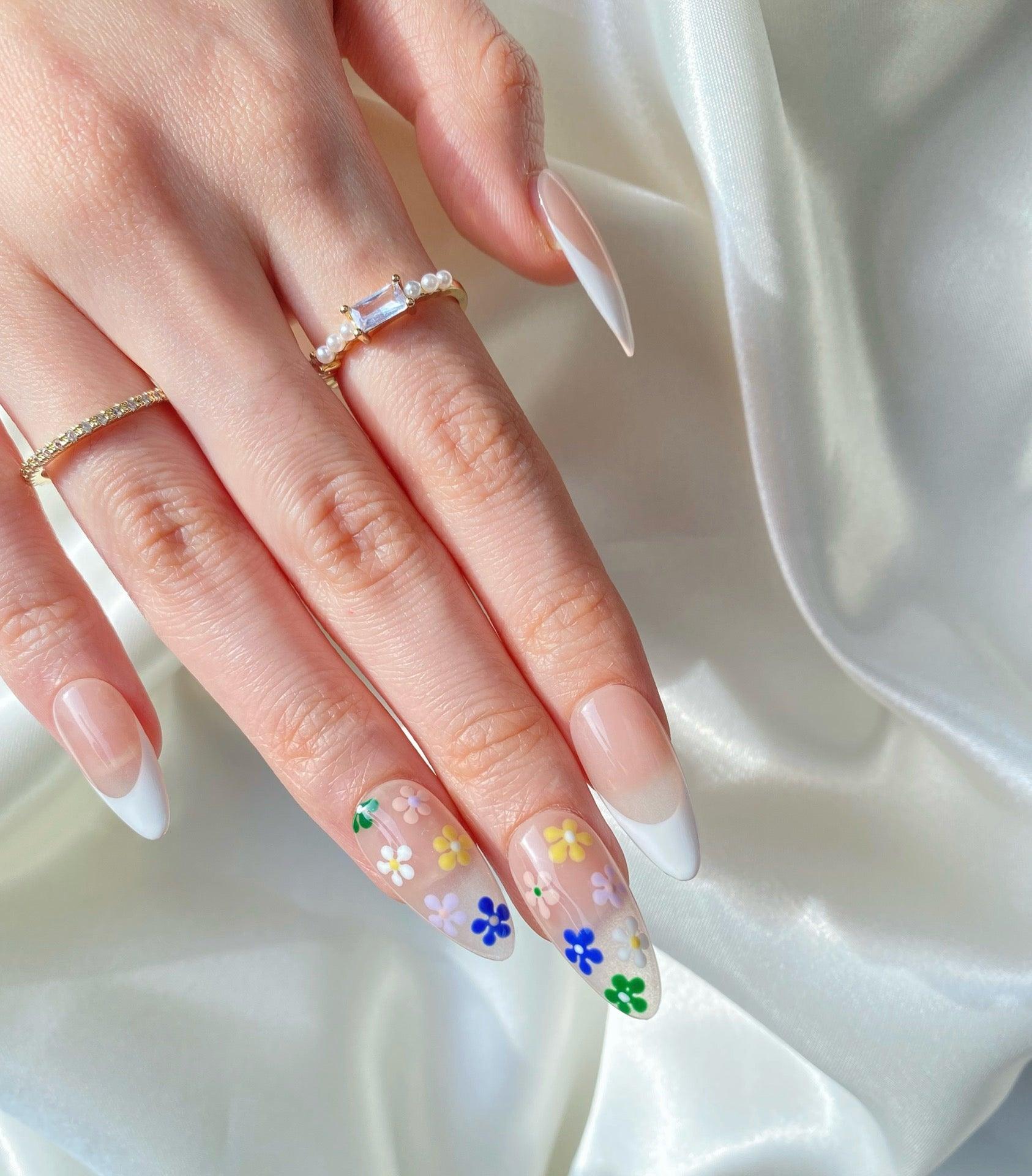 Floral French - GO2NAIL  MEDIUM ALMOND PressOnNails