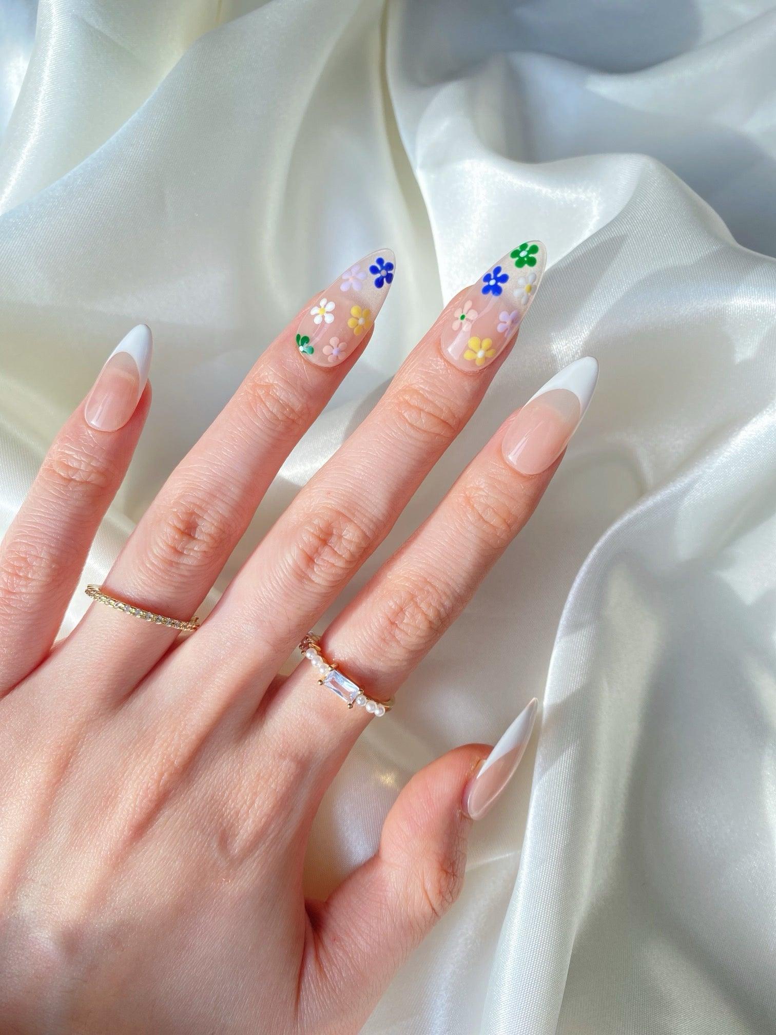 Floral French - GO2NAIL  MEDIUM ALMOND PressOnNails