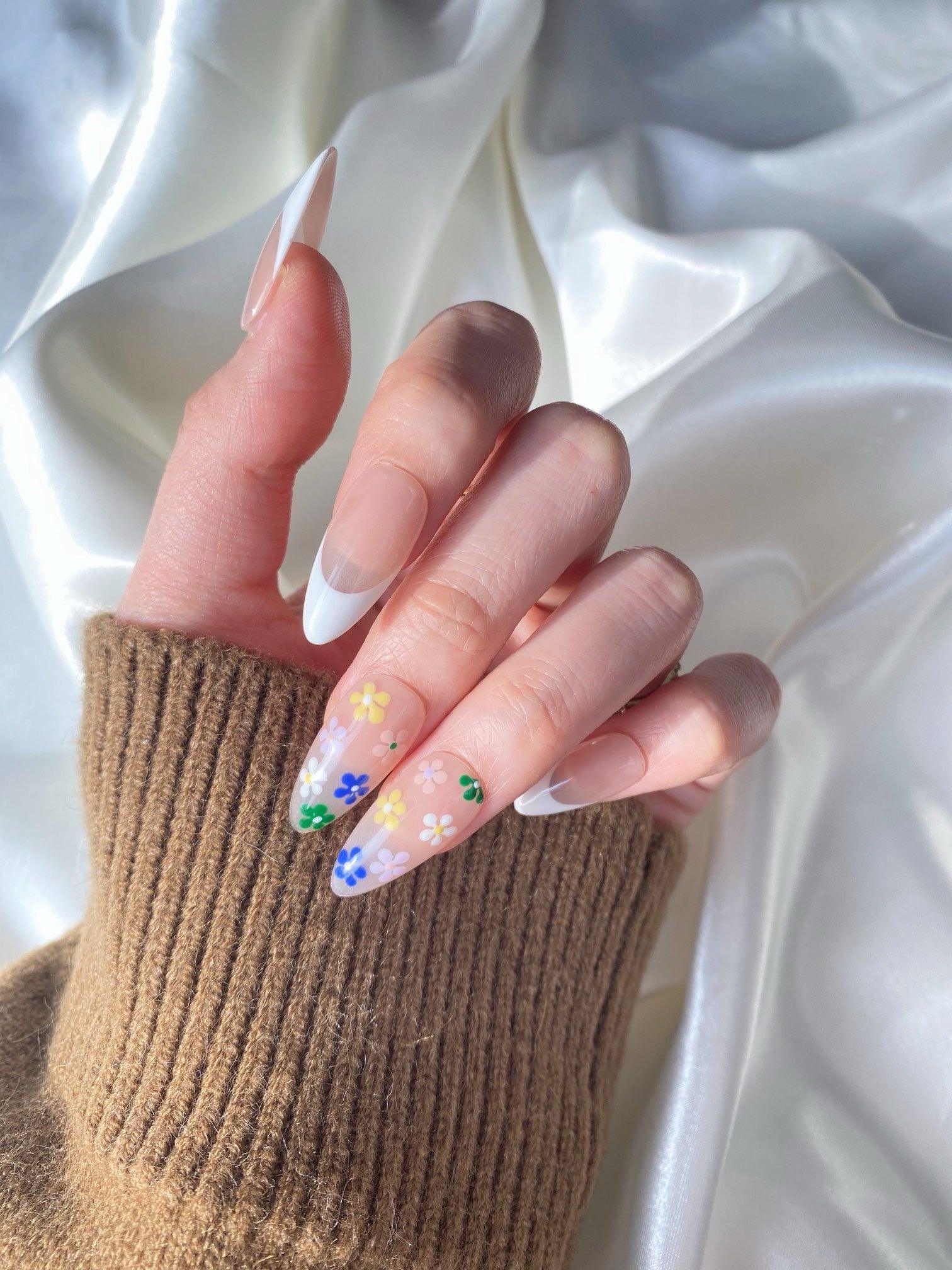 Floral French - GO2NAIL  MEDIUM ALMOND PressOnNails