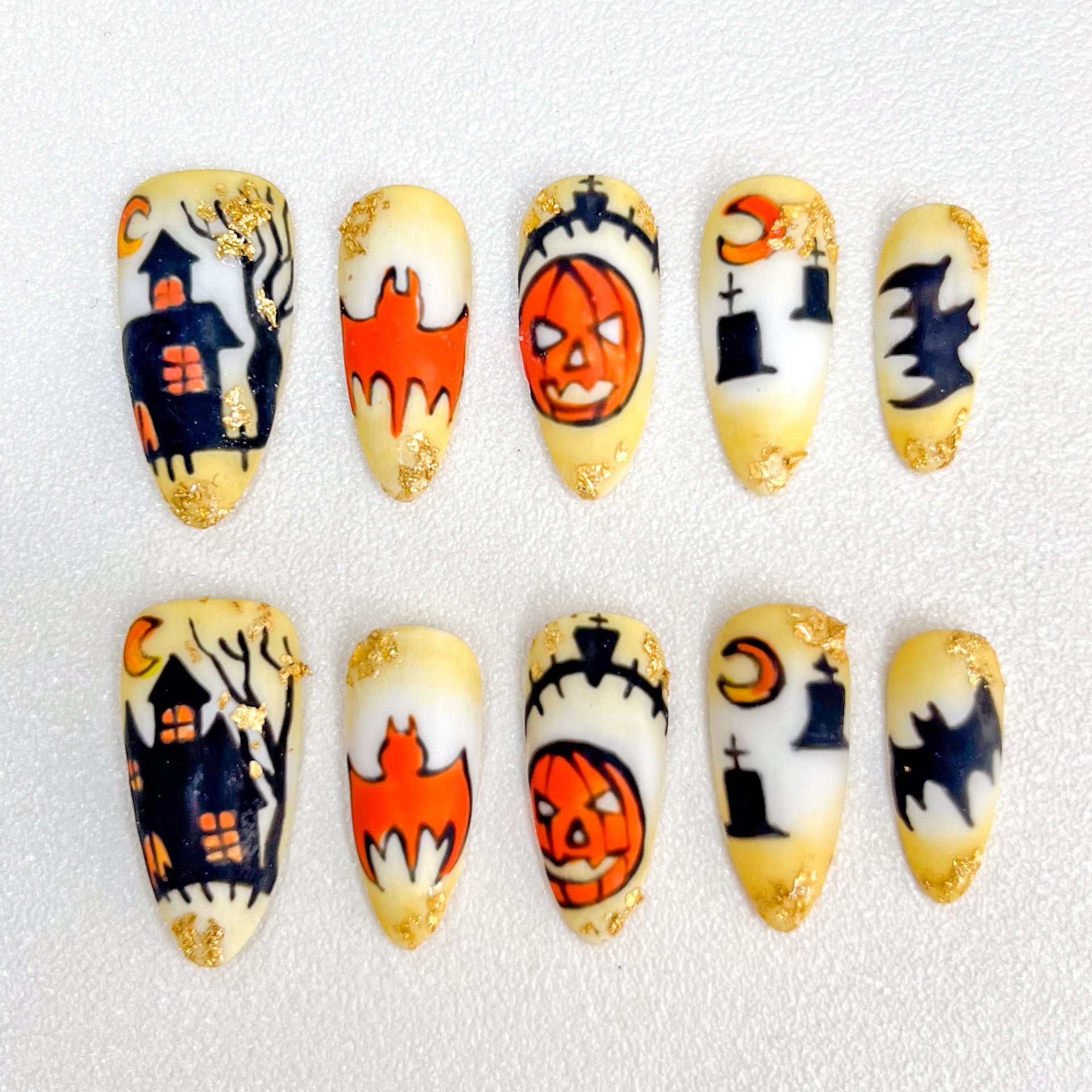 Ghostly Glow - GO2NAIL  MEDIUM ALMOND PressOnNails