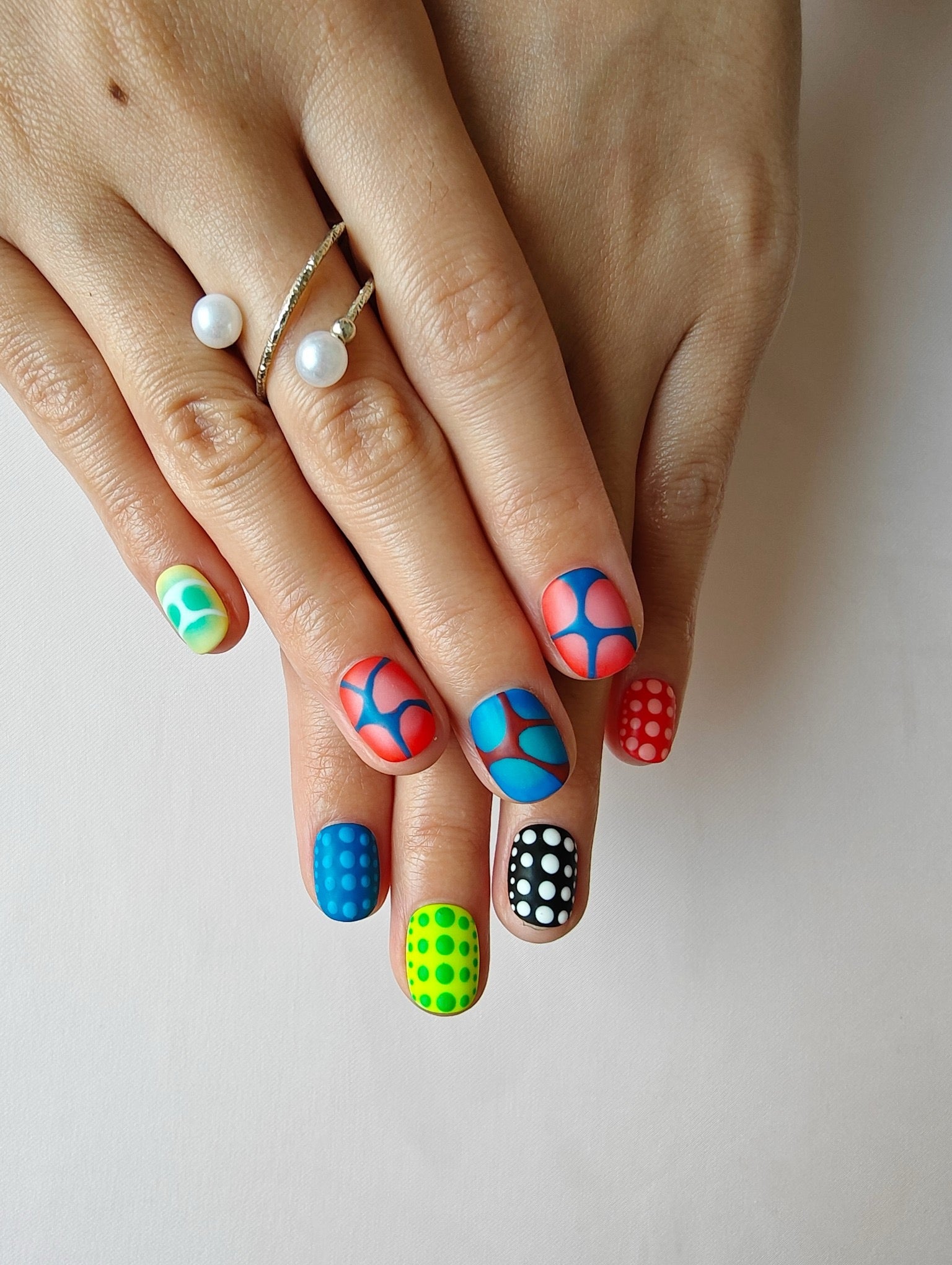 Bold Lines, Bright Hues