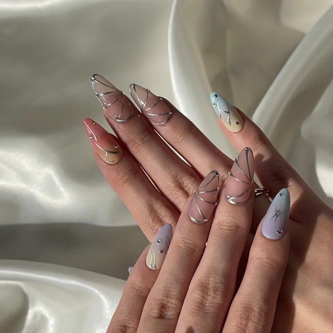 Silver Dream - GO2NAIL  MEDIUM ALMOND PressOnNails