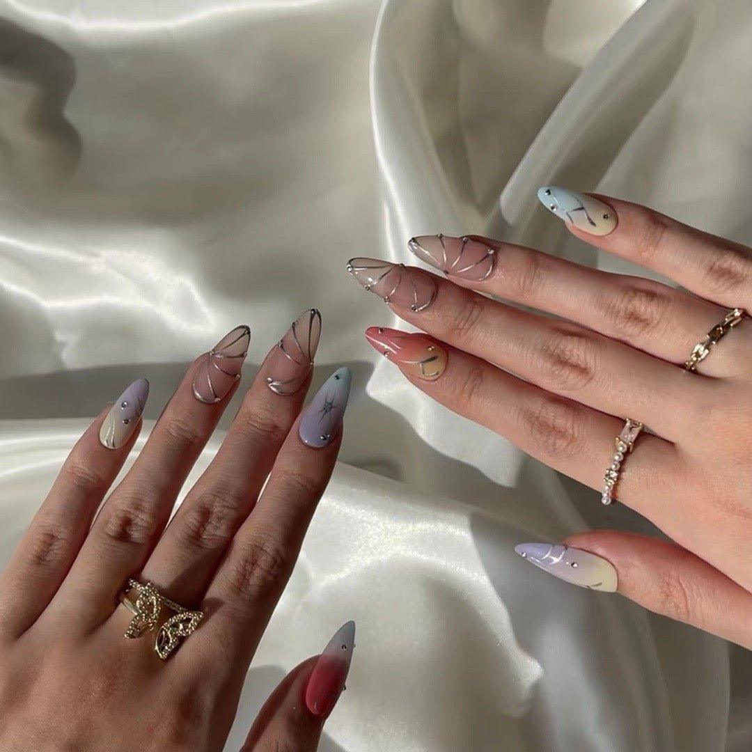 Silver Dream - GO2NAIL  MEDIUM ALMOND PressOnNails