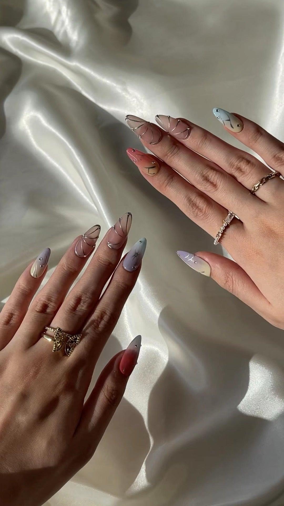 Silver Dream - GO2NAIL  MEDIUM ALMOND PressOnNails