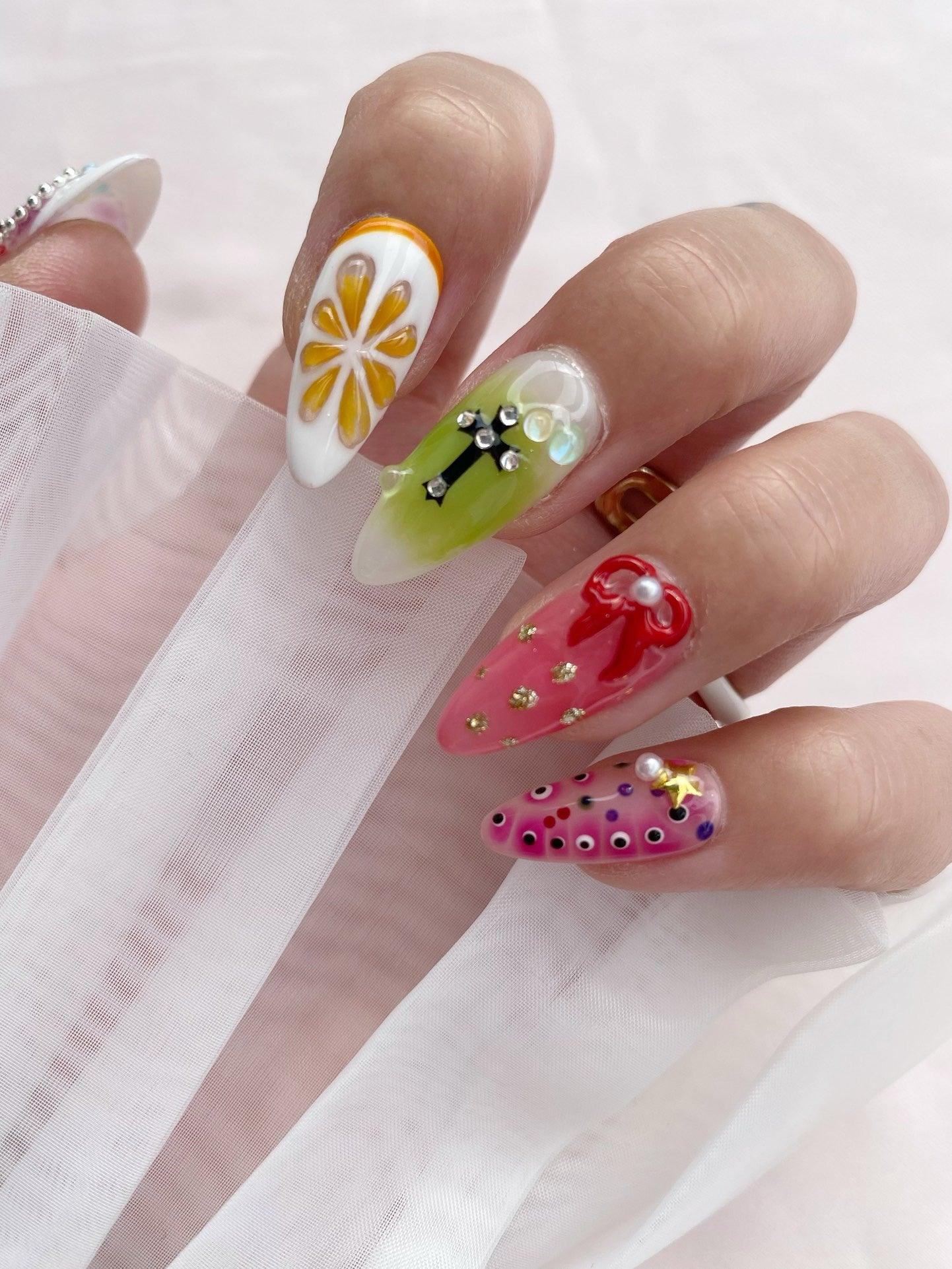 Vivid Wonderland - GO2NAIL  MEDIUM ALMOND PressOnNails